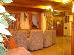 The lobby or reception area at Hotel Villanova