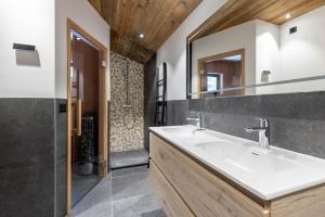 Koupelna v ubytování Penthouse Croix de Coeur