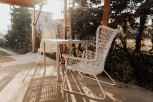 Afbeelding uit fotogalerij van MANDULÁS KABIN a kisház dézsával és kilátással a Balatonra in Balatongyörök