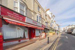 Gallery image of NEXT TO BRIGHTON SEAFRONT I TWO BED ROOM FLAT WITH OUTSIDE SPACE in Brighton & Hove