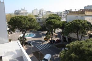 Bazén v ubytovaní Nashira Apartments alebo v jeho blízkosti