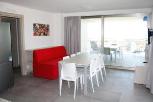 Posedenie v ubytovaní Nashira Apartments