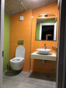 Bilik mandi di Paliani Hostel