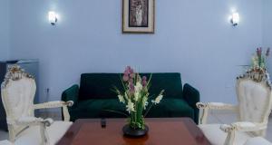 Hotel Hibiscus Louis的休息区