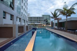 A piscina localizada em Jade Hotel Brasília ou nos arredores