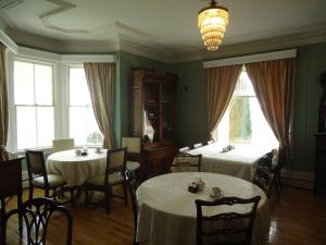 Restaurace v ubytování Governor's Mansion Inn