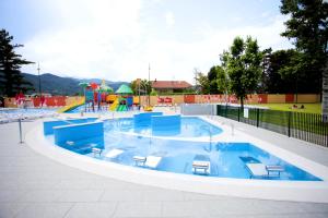 Bazén v ubytování Hotel Villa Glicini nebo v jeho okolí