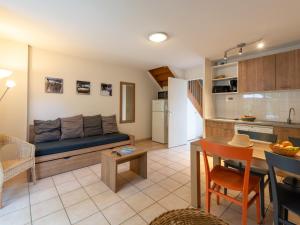 Kuchyň nebo kuchyňský kout v ubytování Holiday Home Cottage Confort 4 Pers- by Interhome + 20 fotografií