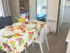 Postel nebo postele na pokoji v ubytování Holiday Home Balatontourist Füred-3 by Interhome