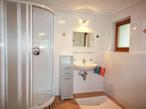 Koupelna v ubytování Apartment Aktiv by Interhome