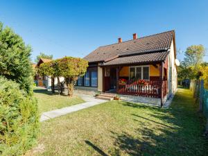 Vonkajšia záhrada v ubytovaní Holiday Home Canale by Interhome