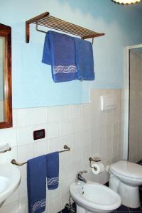 A bathroom at Villa Le Fonti di Santa Lucia by Interhome