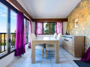 Kuchyň nebo kuchyňský kout v ubytování Apartment El Refugio I by Interhome