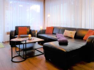 Posezení v ubytování Apartment Mont-Blanc-2 by Interhome