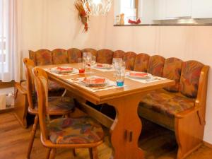 Posezení v ubytování Apartment Mont-Blanc-2 by Interhome