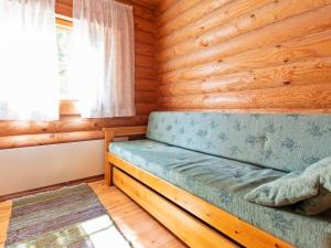 Posezení v ubytování Holiday Home Heinäsorsa by Interhome