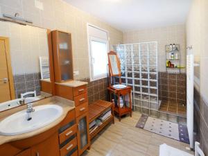 Koupelna v ubytování Villa Villa Cantos by Interhome