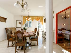 Χώρος καθιστικού στο Apartment Tilia 1 by Interhome