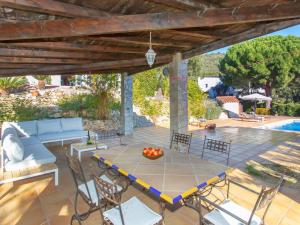 Bazén v ubytovaní Holiday Home El Suro by Interhome alebo v jeho blízkosti