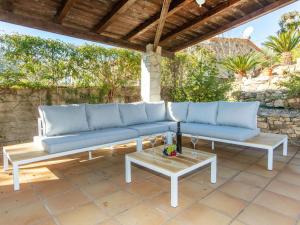 Posedenie v ubytovaní Holiday Home El Suro by Interhome