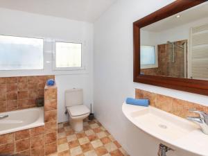 Kúpeľňa v ubytovaní Holiday Home El Suro by Interhome
