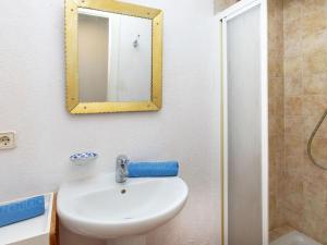 Kúpeľňa v ubytovaní Holiday Home El Suro by Interhome