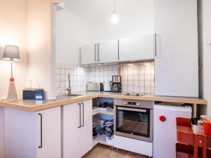 Kuchyň nebo kuchyňský kout v ubytování Studio Trouz Ar Mor-3 by Interhome + 11 fotografií