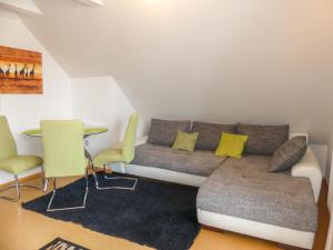 Posedenie v ubytovaní Apartment Appartement Anneliese by Interhome