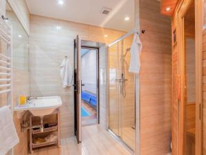 Koupelna v ubytování Holiday Home Jelení kout by Interhome