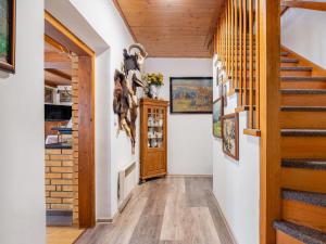 TV a/nebo společenská místnost v ubytování Holiday Home Jelení kout by Interhome