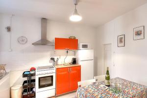 Köök või kööginurk majutusasutuses Appartement Le bain aux plantes