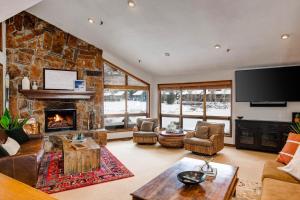 Gallery image of Fawn Grove Deer Valley Lakeside in Park City