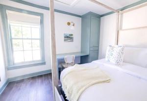 Postel nebo postele na pokoji v ubytování Guesthouse Charleston EAST 42 D