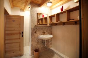 Bilik mandi di Stein im Holz