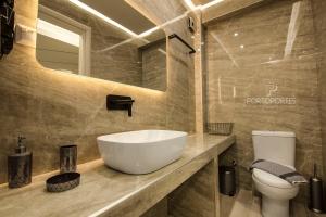 Kupaonica u objektu PORTO PORTES suites