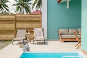 Piscina a Suites Anagani o a prop