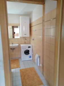 A bathroom at Appartement Moni / Golf & Ski - TOP 9