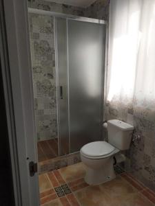 Un baño de APARTAMENTO EN OLVERA CON GARAJE