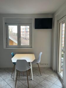 Gallery image of le Rialto **** : cozy T2 avec parking / v-rent in Annecy