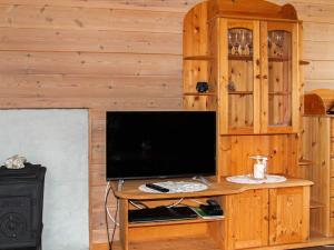 TV a/nebo společenská místnost v ubytování Holiday home Leirvik I Sogn
