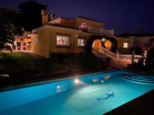 Basen w obiekcie Rustic Spanish Villa Saltwater Pool lub w pobliżu