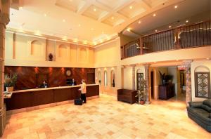 Lobbyen eller receptionen på Hotel Brossard