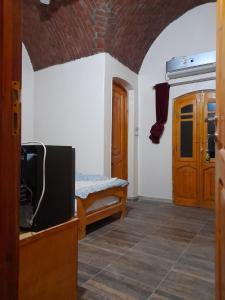 TV a/nebo společenská místnost v ubytování HoneyMoonnaka Guest House Nubian ( بيت هانى )