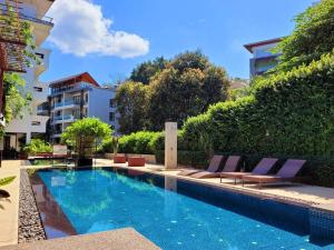 Swimmingpoolen hos eller tæt på Surintra Boutique Resort