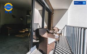 Część wypoczynkowa w obiekcie Apartamenty SPOKOLOKO Skrzyczne Residence Korzenny i Kamienny