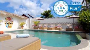 Bazén v ubytování Maya Resort Samui - Family resort-Sha Plus Extra nebo v jeho okolí