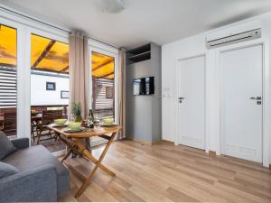 希杰弗朗吉卡Salve Croatia Mobile Homes in Amadria Park Trogir的相册照片