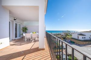 Photo de la galerie de l'établissement Apartamento con vistas al mar en Manilva Playa, à Manilva