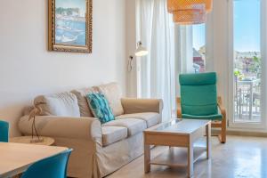 Posezení v ubytování Apartamento con vistas al mar en Manilva Playa