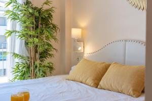 Postel nebo postele na pokoji v ubytování Apartamento con vistas al mar en Manilva Playa